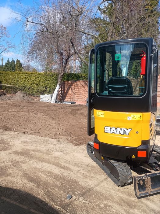 Usługi minikoparka z operatorem lub  wynajem bez operatora