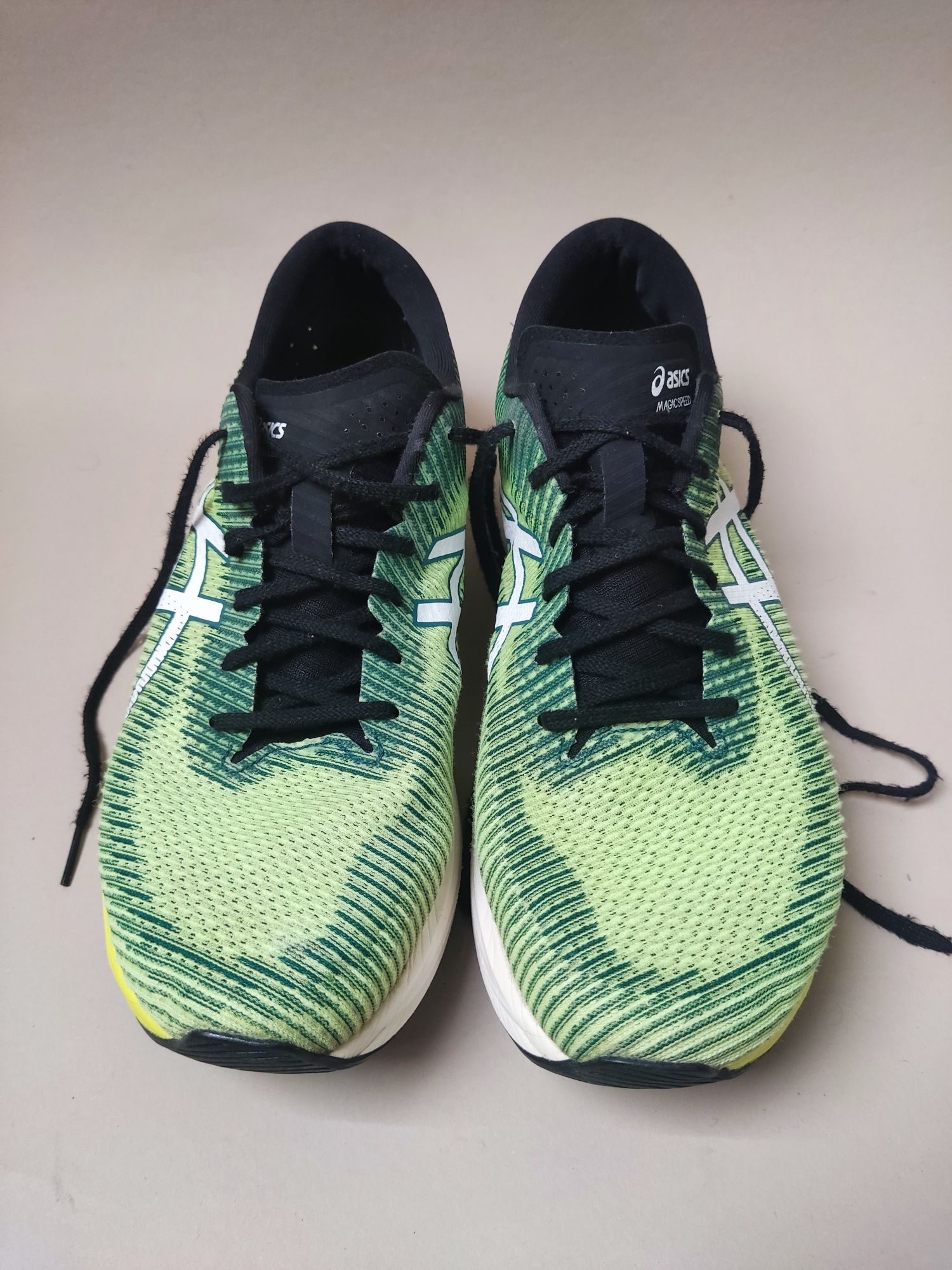 Чоловічі зелені бігові кросівки Asics Magic Speed 2 Green