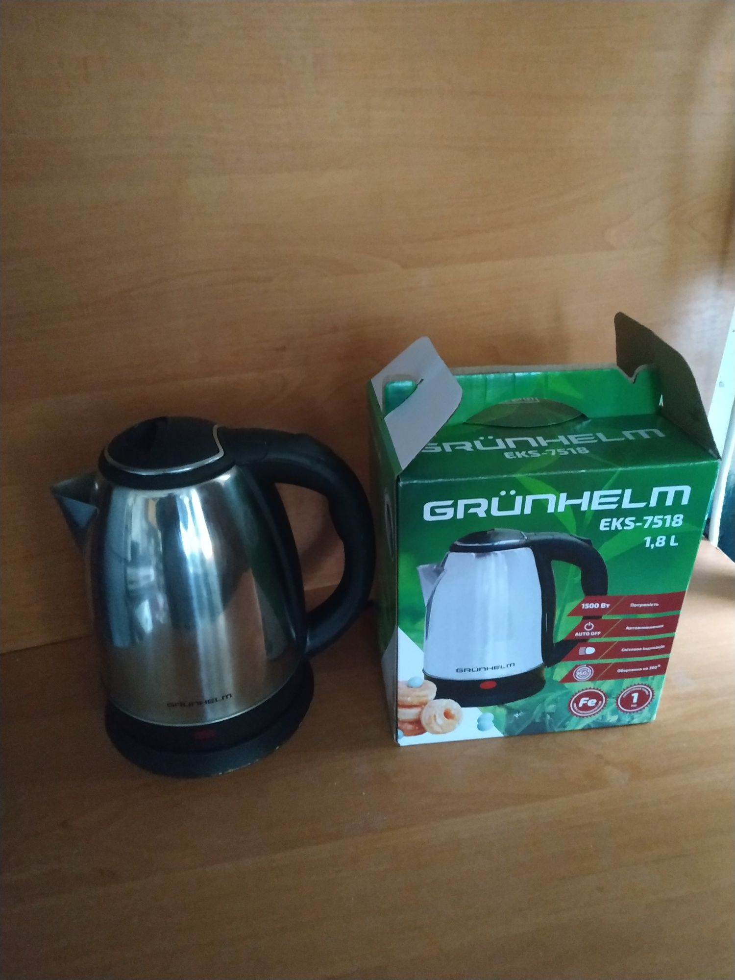 Продам електрочайнік Grunhelm eks-7518