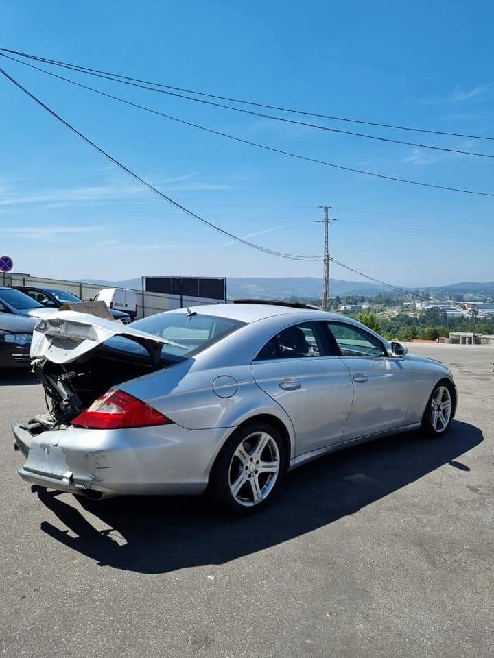 Mercedes-Benz CLS 350 V6 gasolina de 2007 para peças