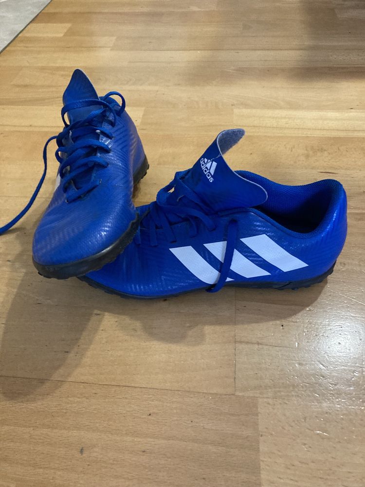 Buty do piłki nożnej Turfy adidas roz. 37 i 1/2