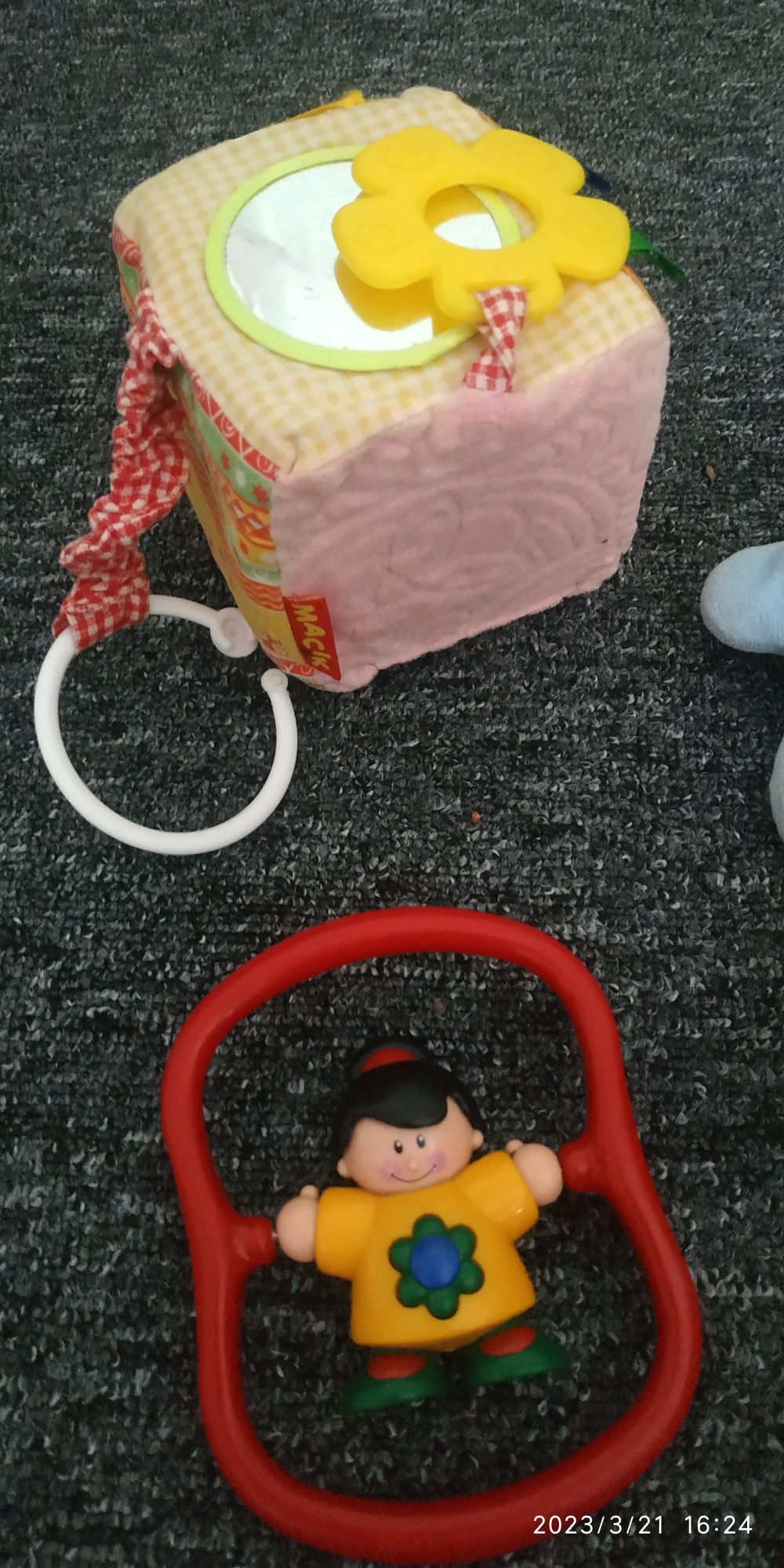 Лот підвісних іграшок на каляску, ліжечко і брязкальця Масік, Tolo