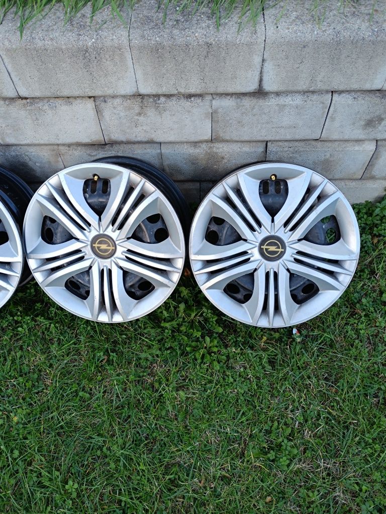 Felga stalowa Opel Astra J 16"x 6,5 J ; śruby +kołpaki Opel rozm. 16