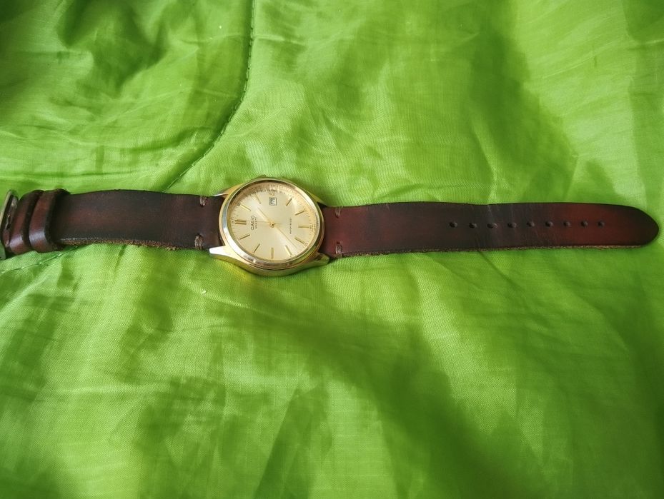 Часы кварцевые,мужские