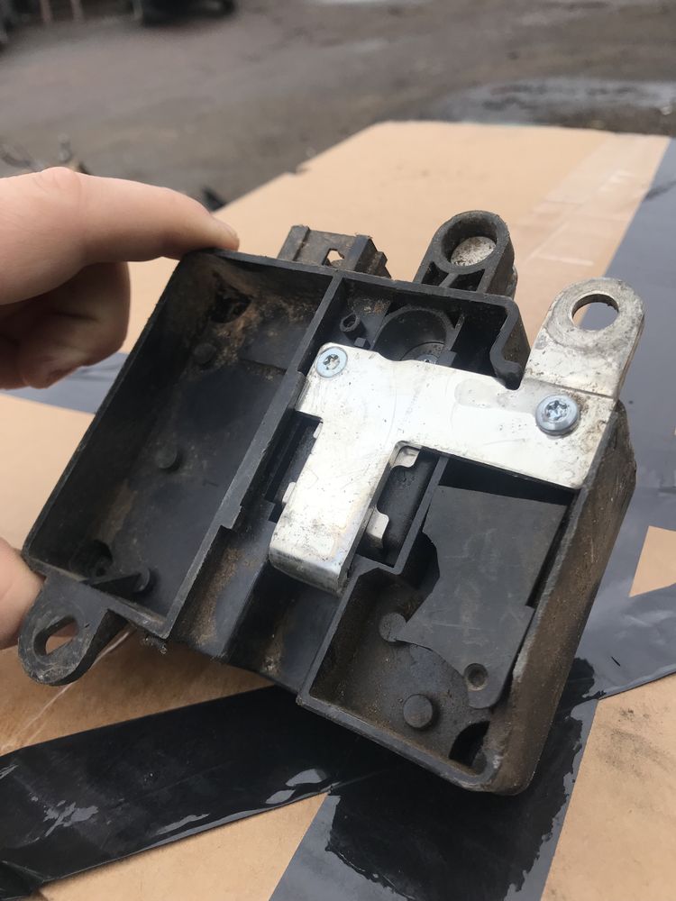 Блок управления ДВС Модуль аккумулятора Mercedes W211 A2115402745