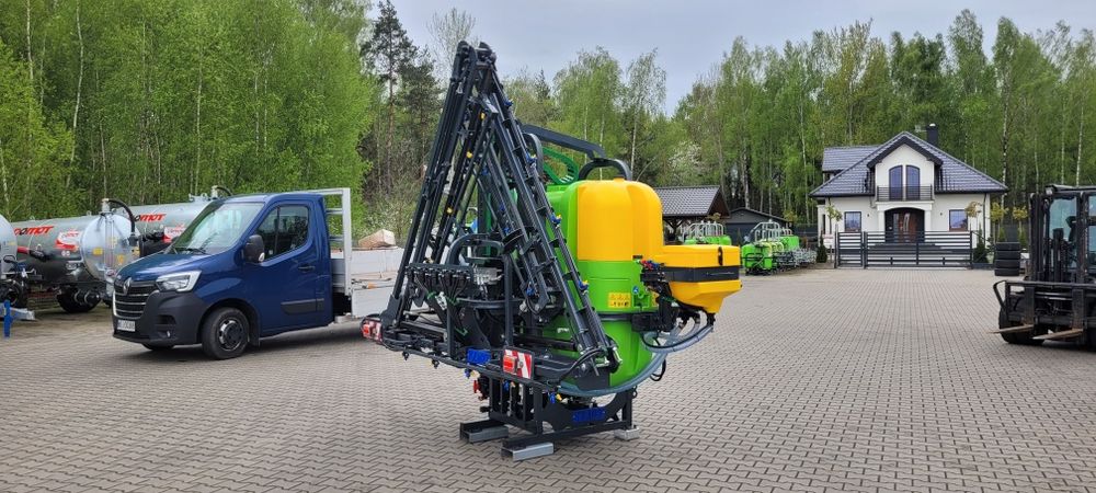 Opryskiwacz hydraulicznie rozkładany Tolmet Xsara 600, 800, 1000, 1200