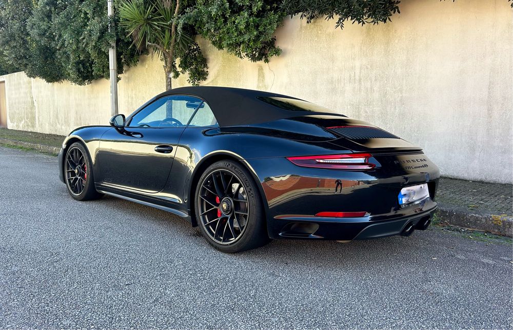 Porsche 911 GTS Cabrio