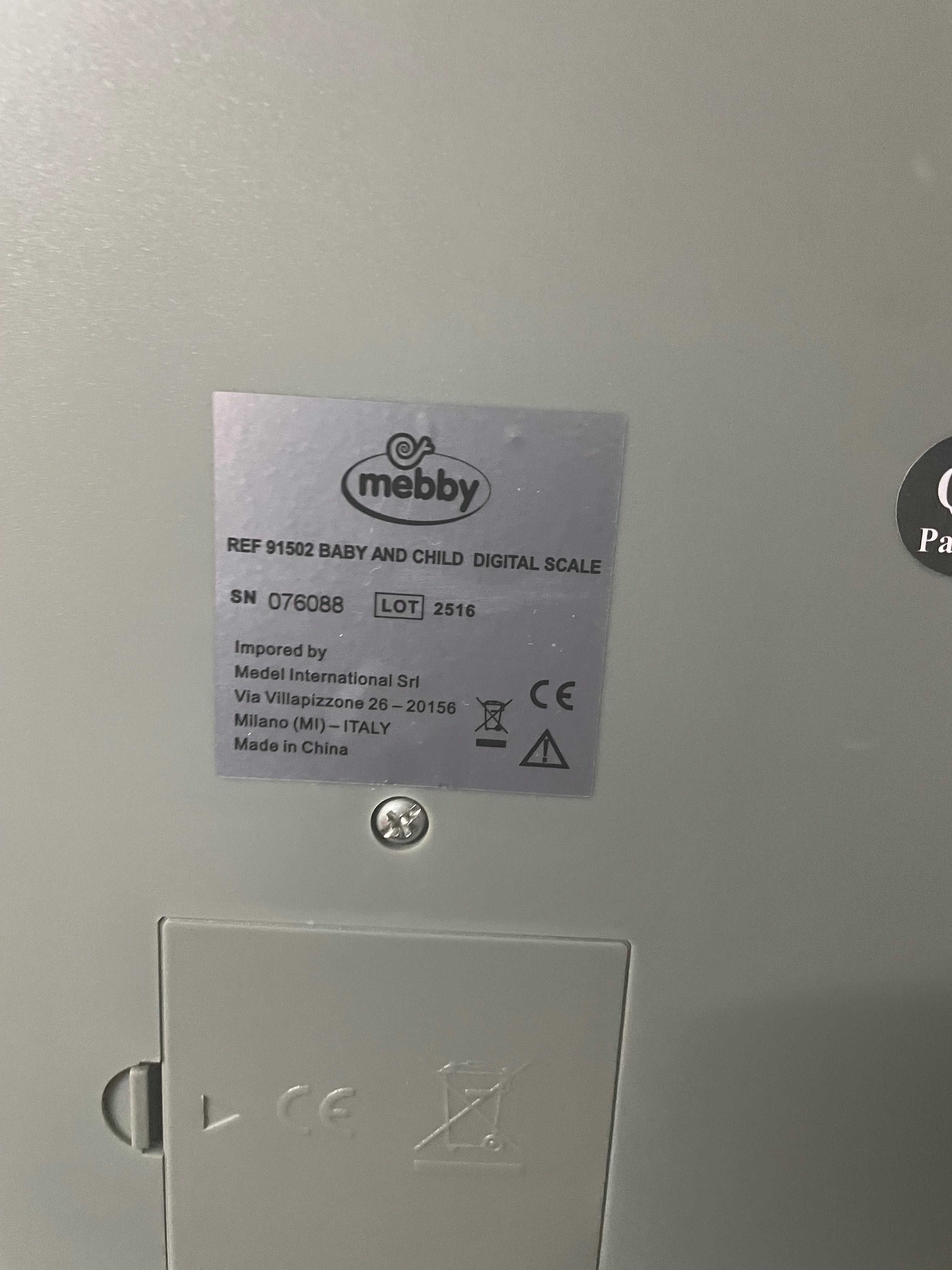 Balança Mebby 91502 para bebês e crianças com placa removível