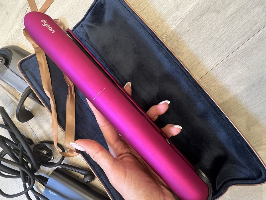 Выпрямитель утюжок  для волос от  Dyson