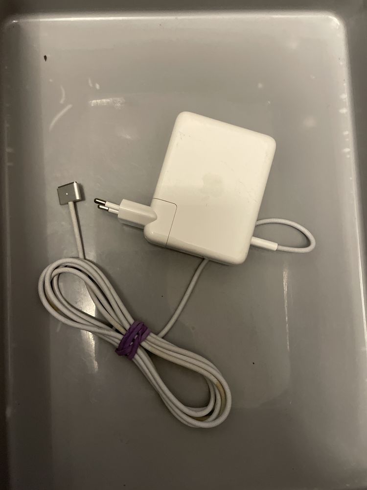 Ladowarka apple A2452