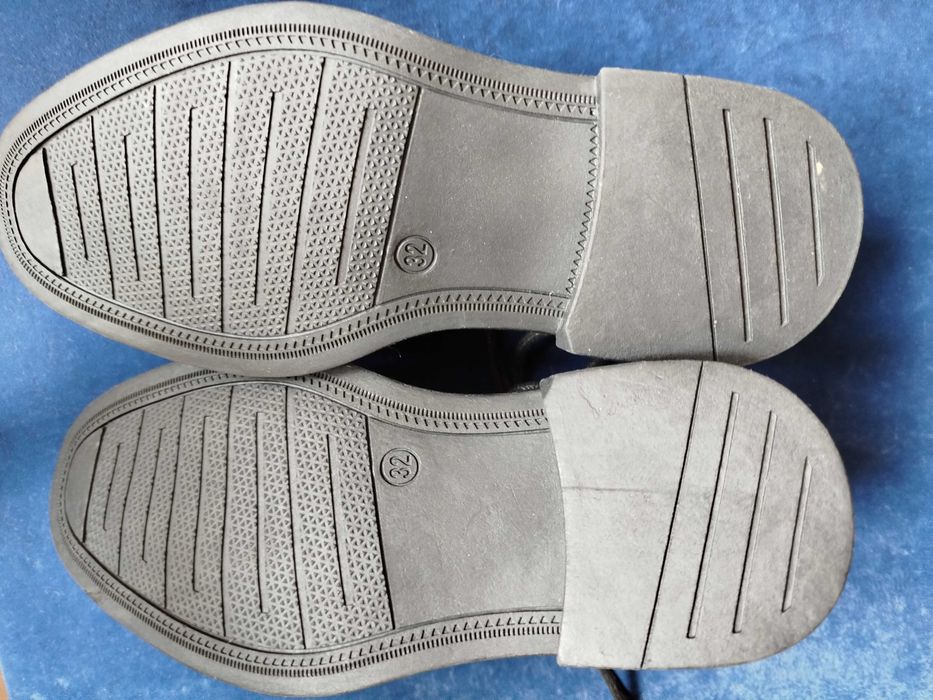 Туфлі дитячі, чорного кольору