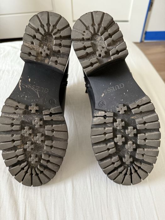 Botki zimowe marki Guess