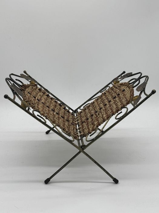 Stojak na gazety metalowy skladany