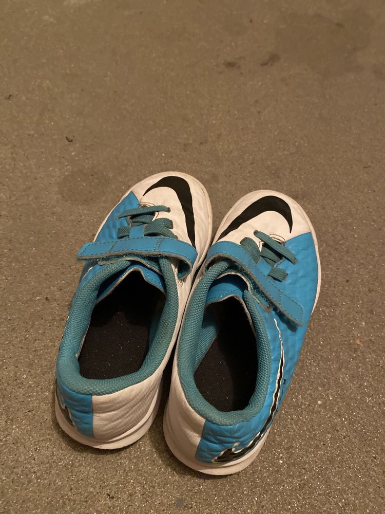 Nike dziecięce w rozmiarze 17 cm, halówki