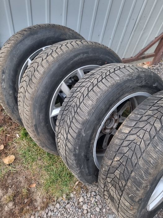 Opony zimowe 235/60/18 Hankook