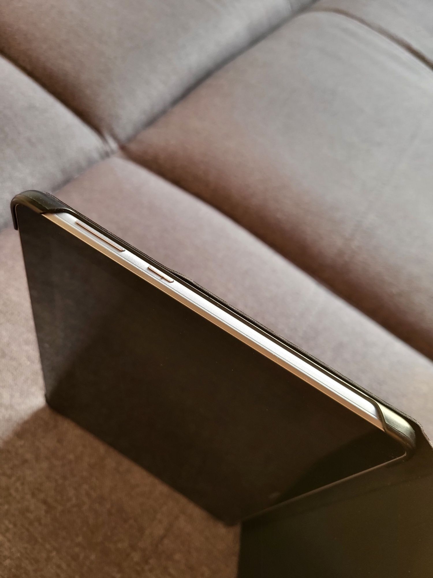 Huawei MediaPad T3 10 + Case