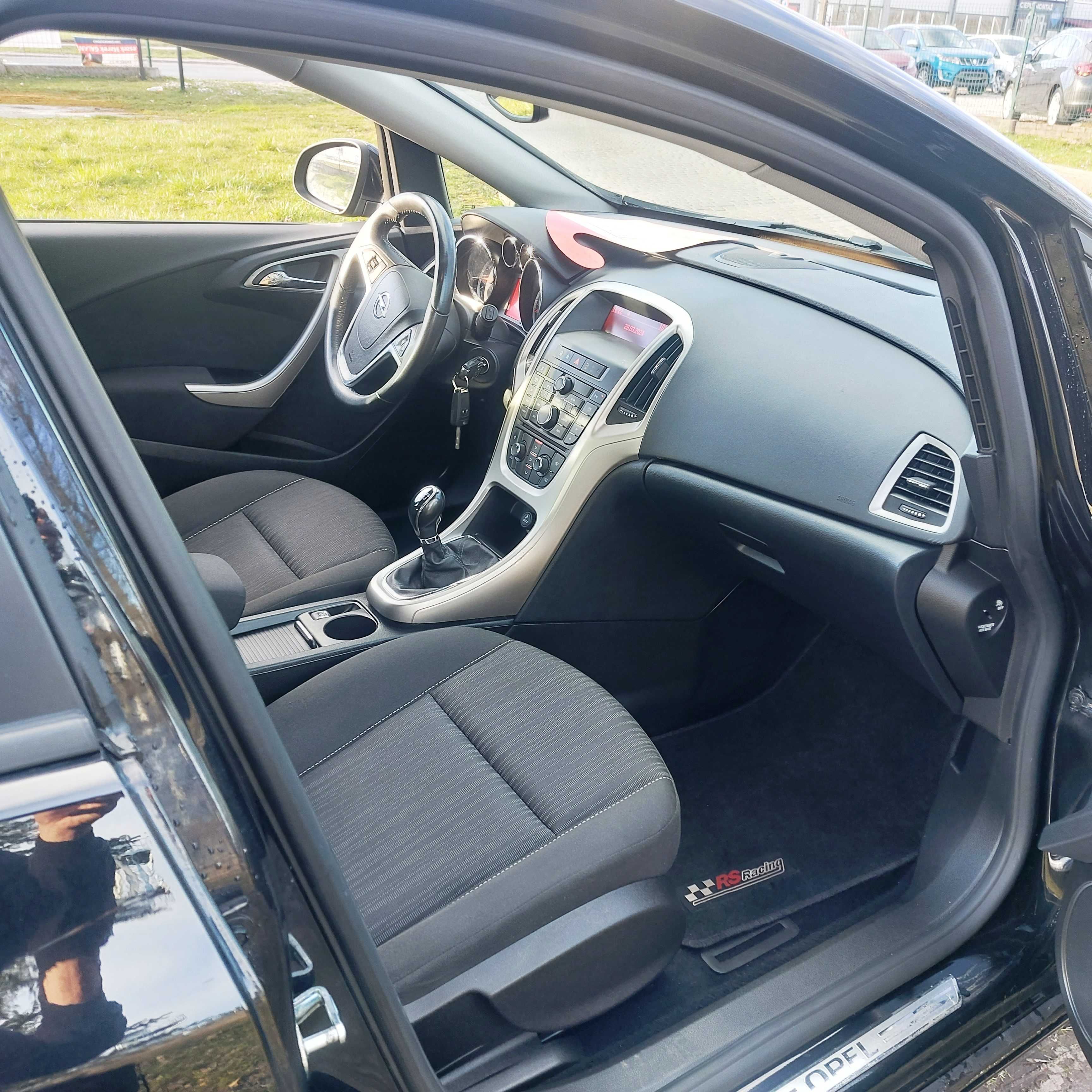 Opel Astra J 1.6 16V śliczna