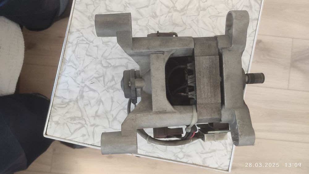 Двигун Indesit двигатель Индезит