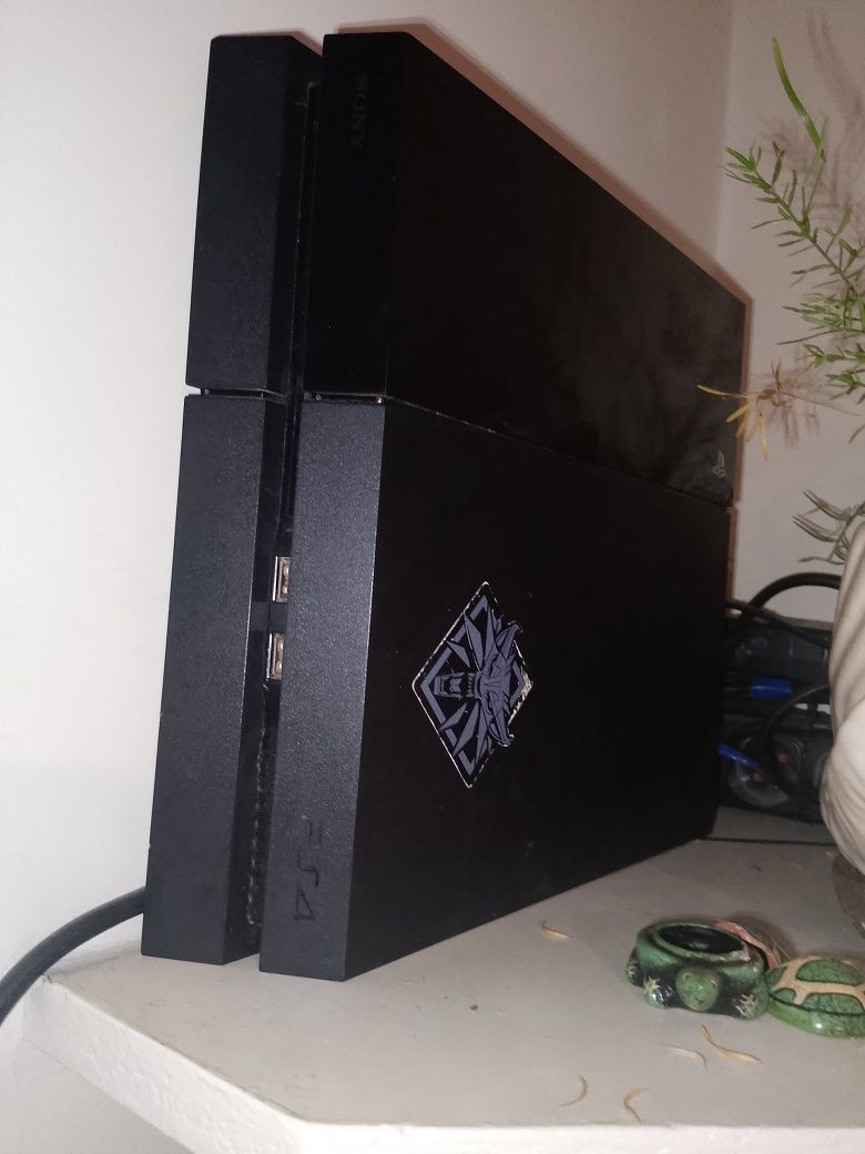 Konsola PS4 SLIM w pelnym zestawie z 8 grami