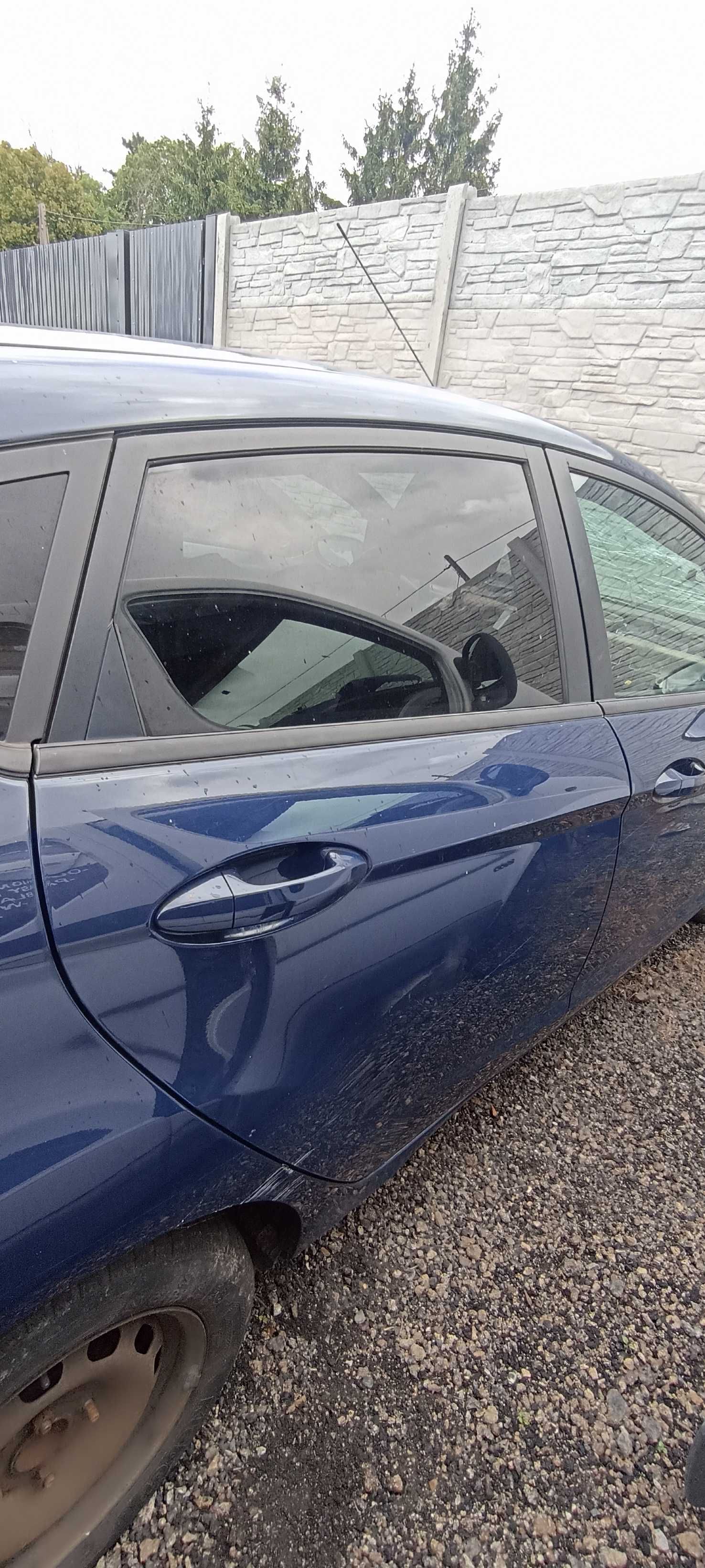 ford fiesta mk7 lak JA8 5d samochód na części