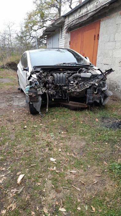 Продам элантру после ДТП.