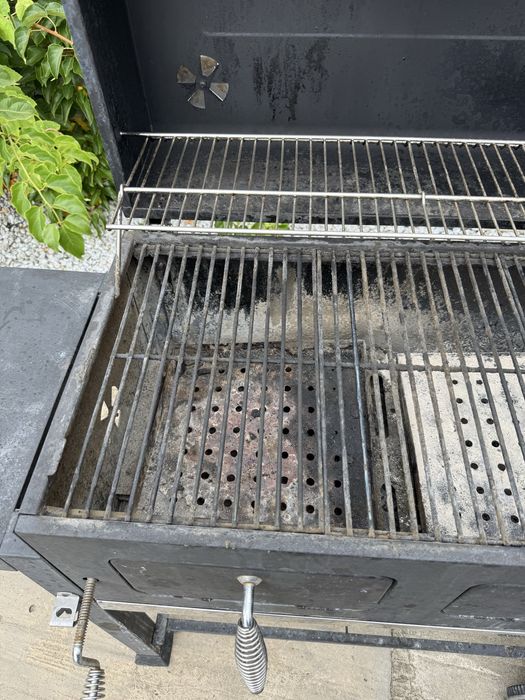 Grill węglowy używany