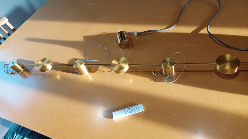 Candeeiro a LED's dourado
