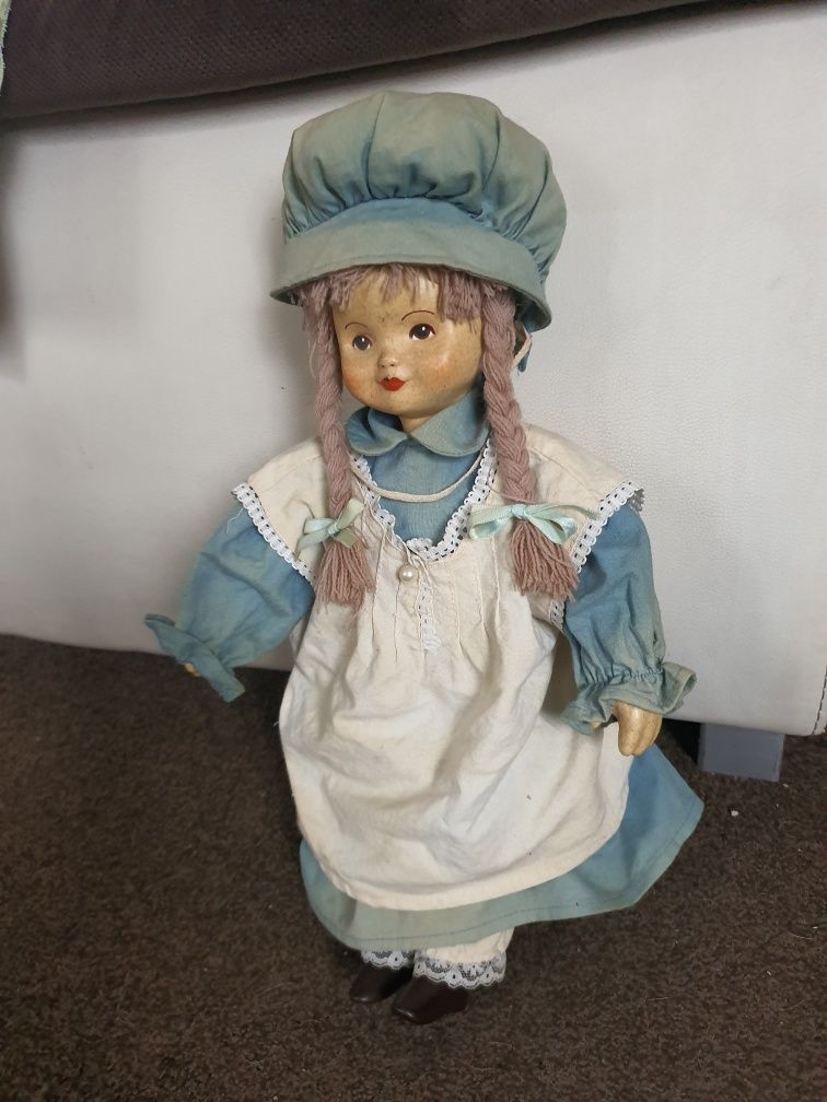 Stara  lalka porcelanowa  kolekcjonerska  do kolekcji