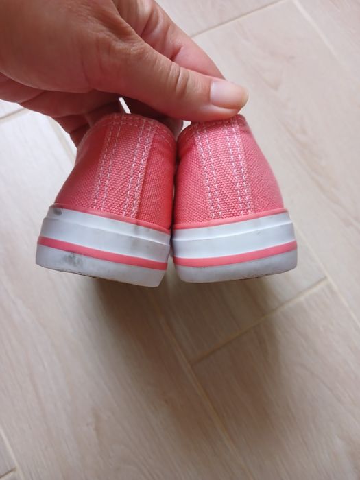 Кеди для дівчинки розмір 30 (б/в)