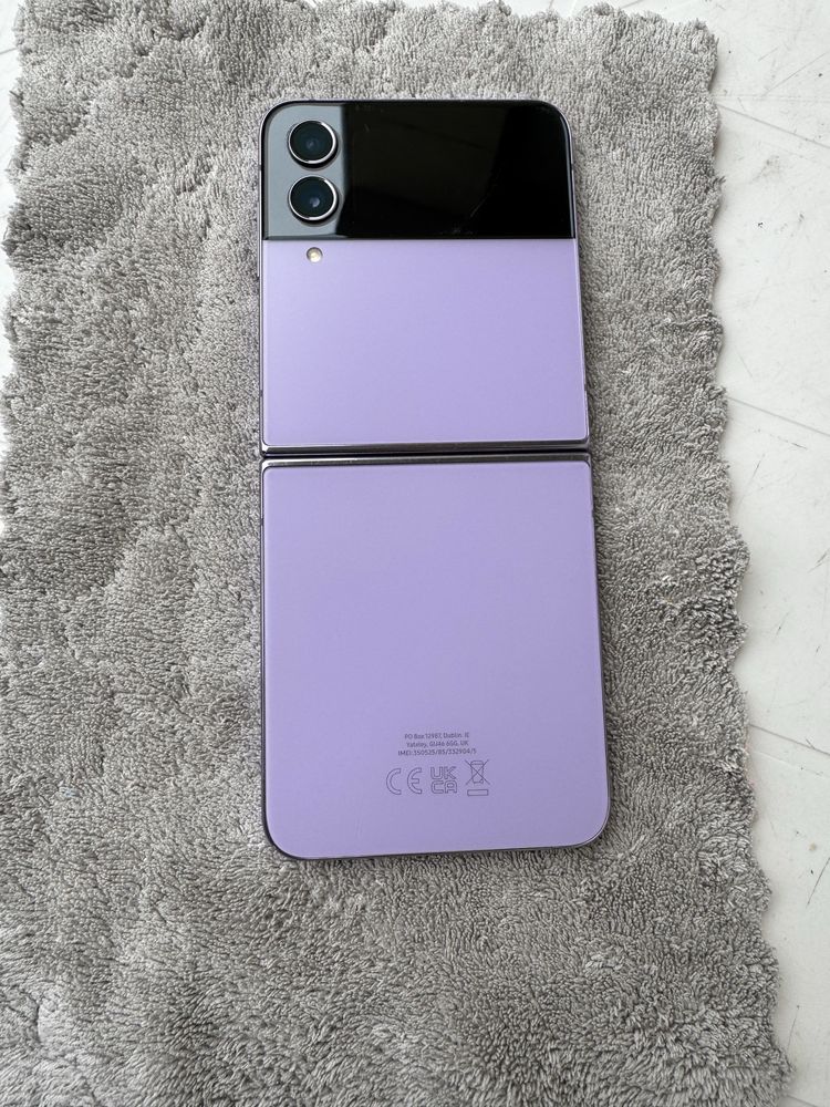 Samsung galaxy Flip 4