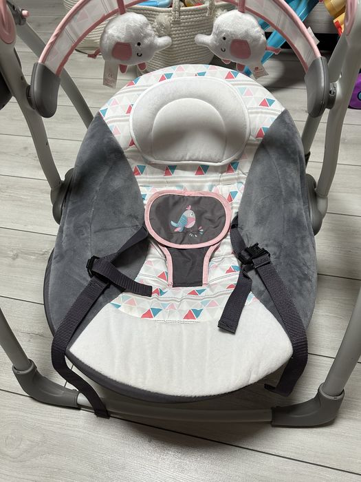 Дитячий заколисуючий центр