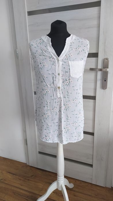 Letnia bluzka na ramiączkach