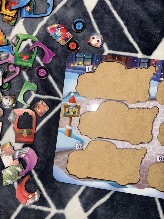 Розвиваюча гра, пазли-вкладки Тваринки на машинках.