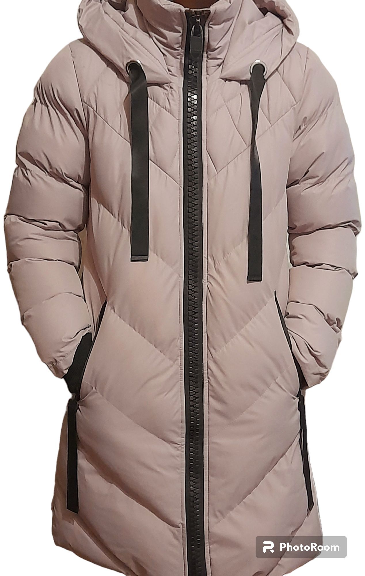 Продам женскую зимнюю куртку Amisu.