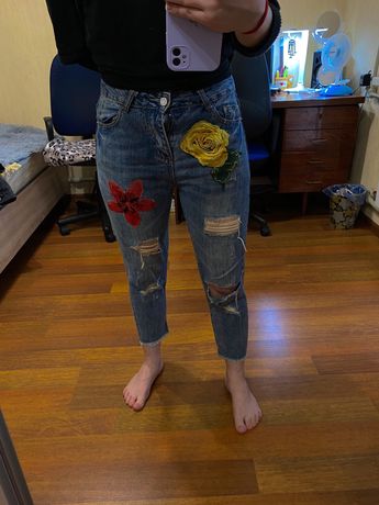 Стильные джинсы МОМ, тренд 2023 года