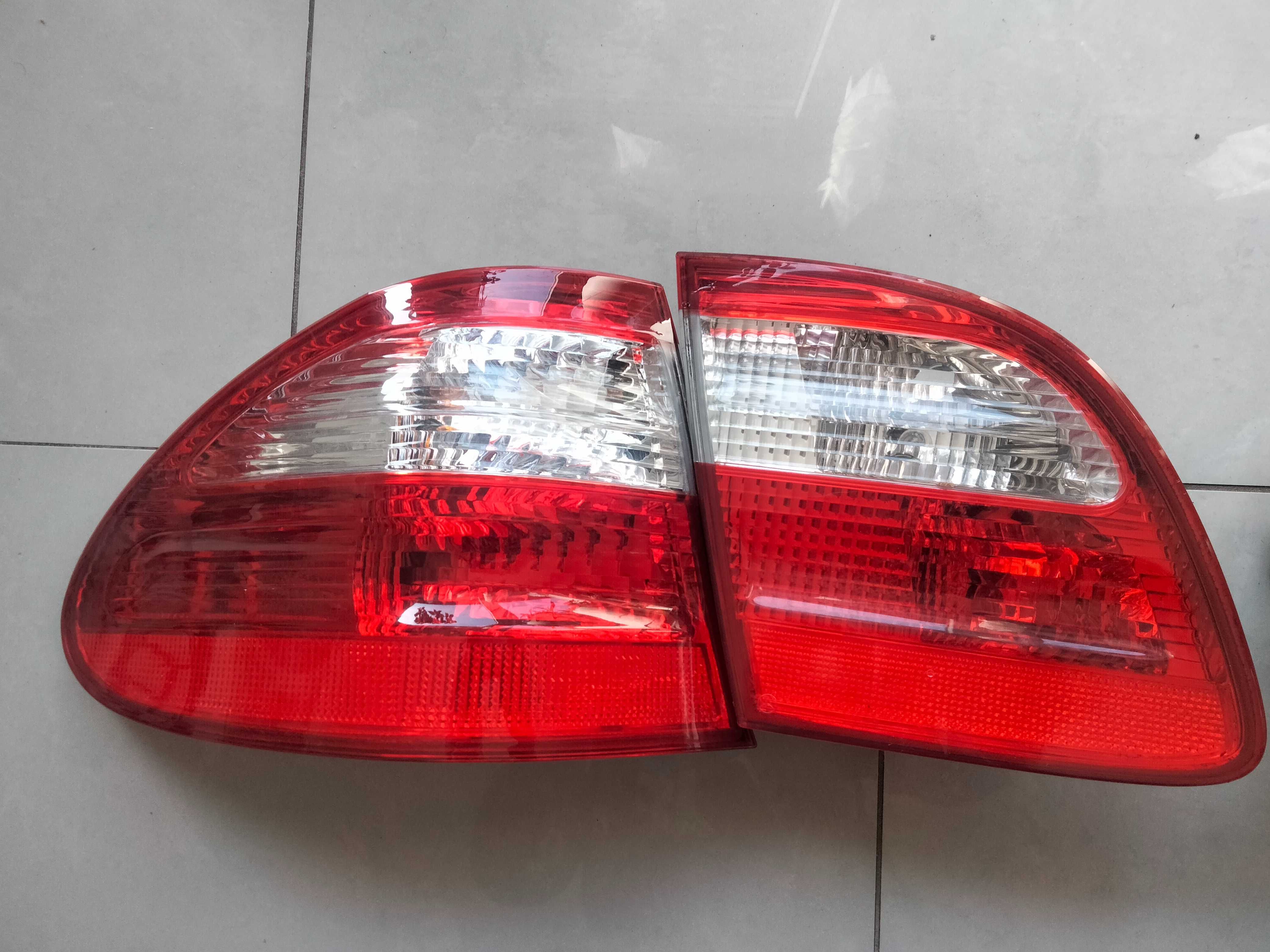 lampa w klape tyl lewa tylna MERCEDES W211 kombi