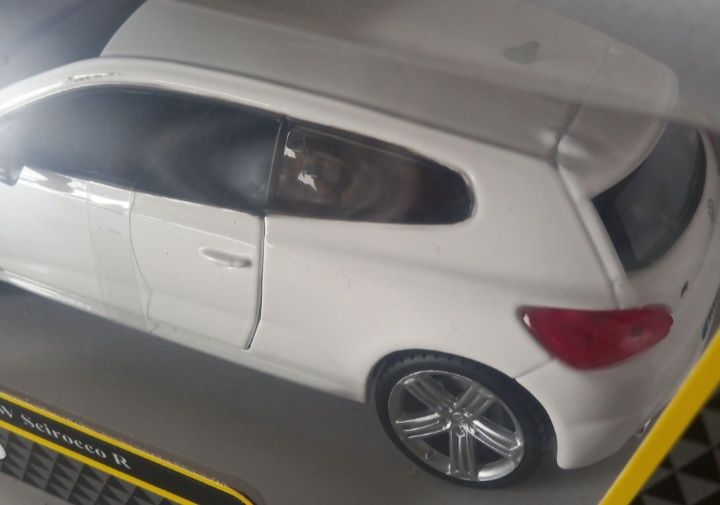 Scirocco escala 1:24 bburago