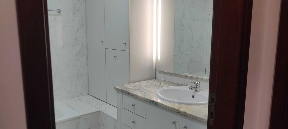 Aluga-se T1 espaçoso Abelheira Viana do Castelo