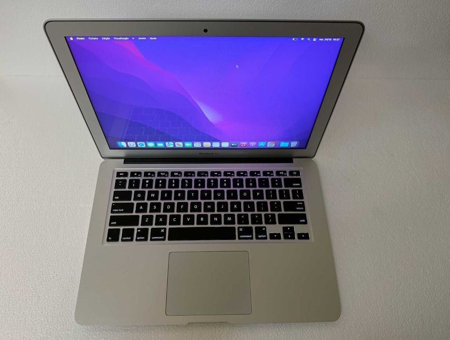 MacBook Air 13” 2017 – i7 • 8GB • SSD – Excelente estado
