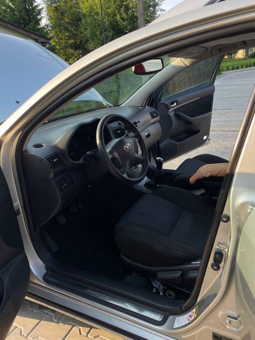 Toyota avensis 2005