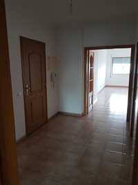 Apartamento T2 Portimão com garagem zona vale lagar