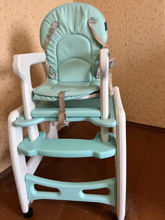 Столик годувальний дитячий з партою