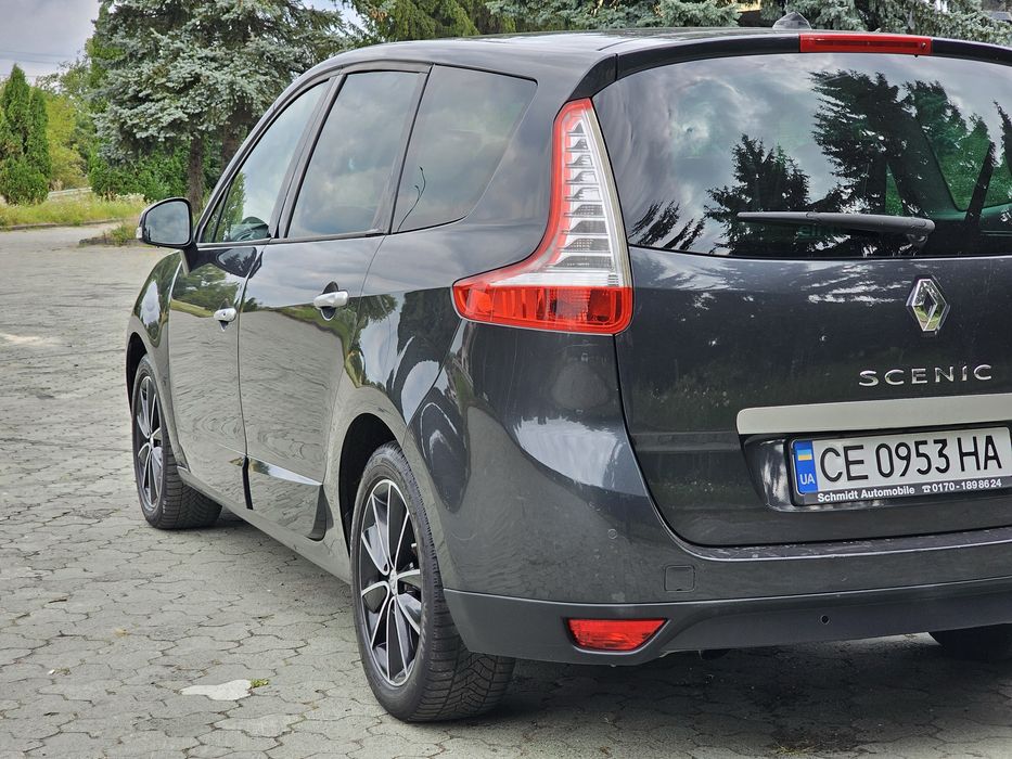 Renault scenic.