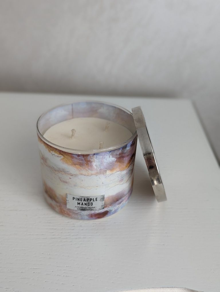 Ароматична воскова свічка з трьома гнотами Bath & Body Works