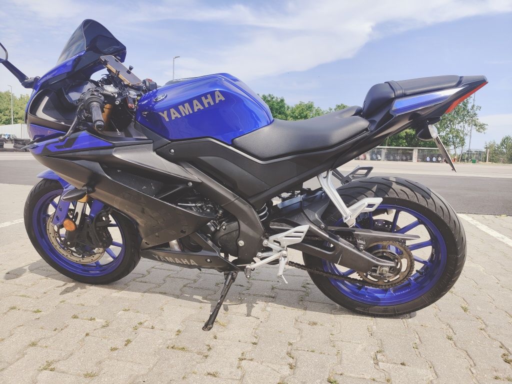 Yamaha yzf r 125 Zadbana Dodatki Prawo jazdy kat B