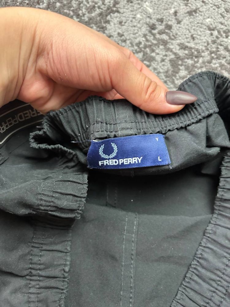 Шорти Fred Perry