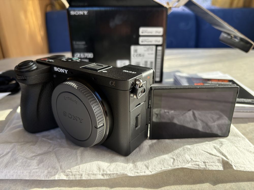 Fabrycznie NOWY Aparat SONY A6700 body - oryginalny komplet