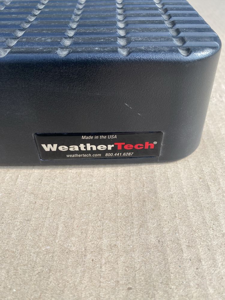 Підніжка, сходинка у фаркоп WeatherTech