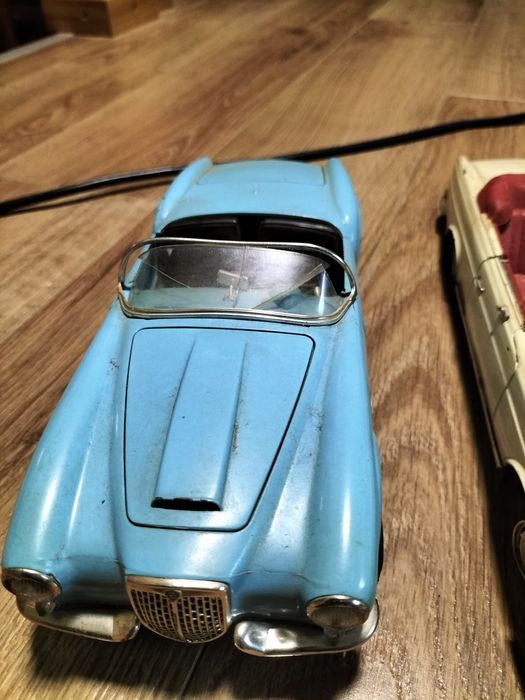 Modele trzy sztuki cena za komplet