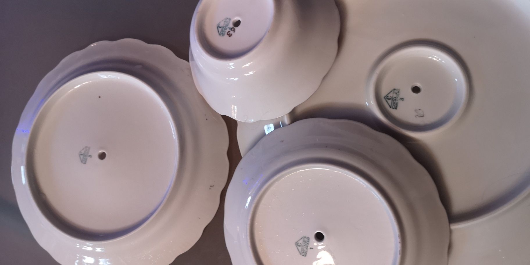 Patera, etażerka czteropoziomowa z porcelany Chodzież czerwono złota